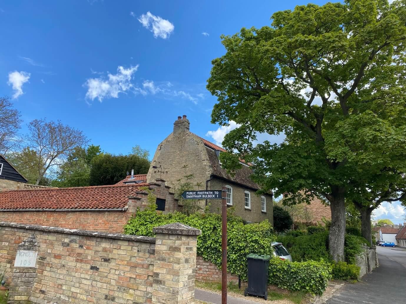 Picture of footpath sign